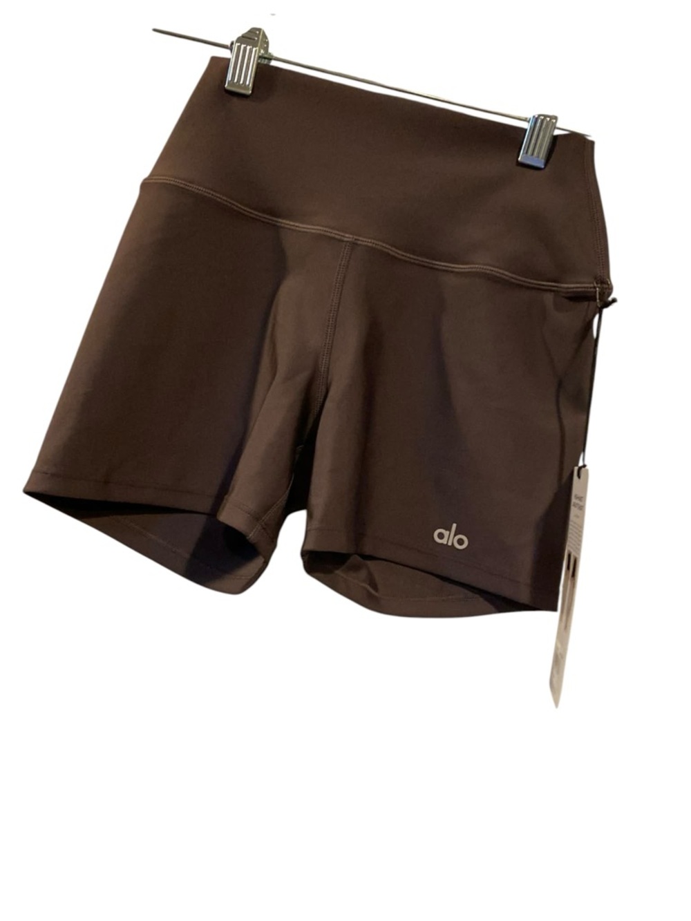NWT Alo Yoga airlift shorts RAISIN Size XS - Picture 1 of 5